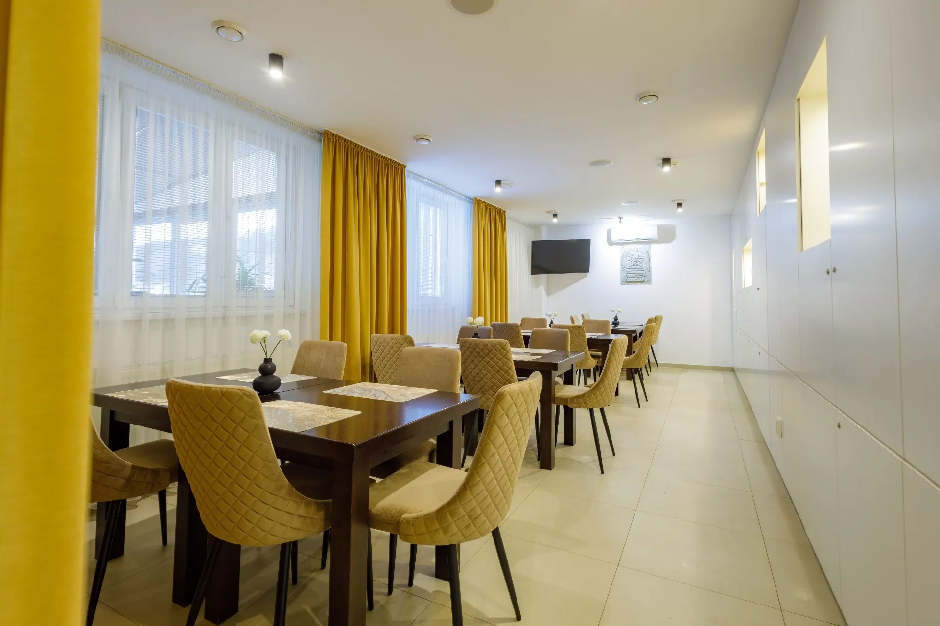 Stadion Restaurant — ukážka obsahu 1